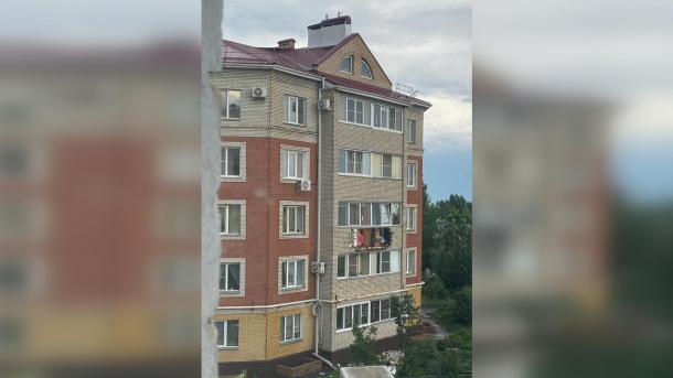 В Омске из-за урагана массово рухнули балконы, есть жертва