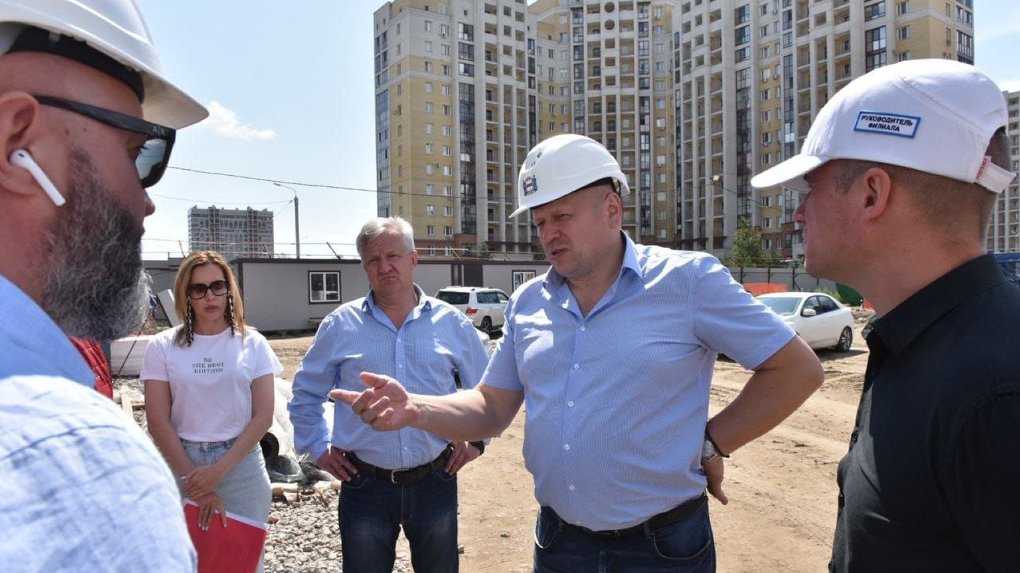 Мэр Омска Сергей Шелест продолжает лично контролировать выполнение нацпроектов подрядными организациями