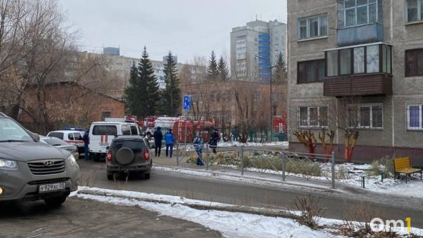 В Омске горит детский сад