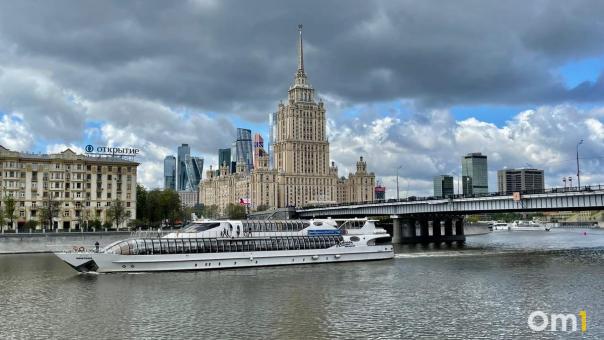 Омич спрыгнул с круизного лайнера в ледяную реку в Москве и выжил
