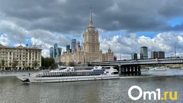 Омич спрыгнул с круизного лайнера в ледяную реку в Москве и выжил