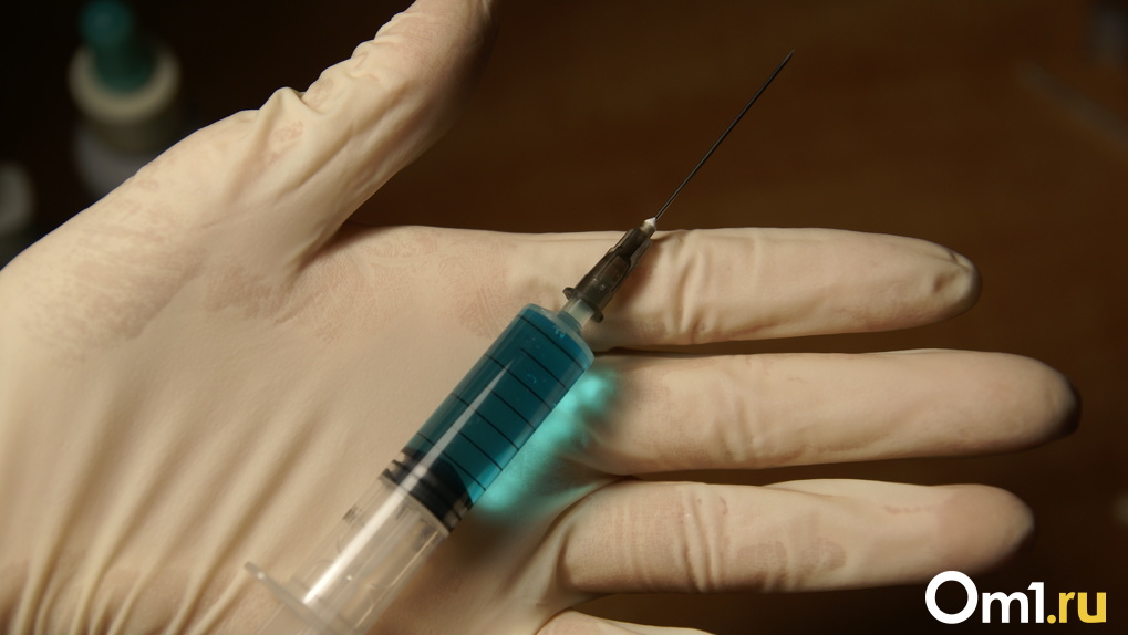 «Лихорадка и температура»: новосибирский общественник собрался дважды ставить китайскую ковид-вакцину