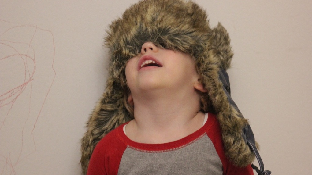 Как в Омске выбрать детскую шапку для сибирской зимы