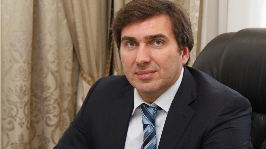 Новосибирский министр здравоохранения Константин Хальзов привился от коронавируса