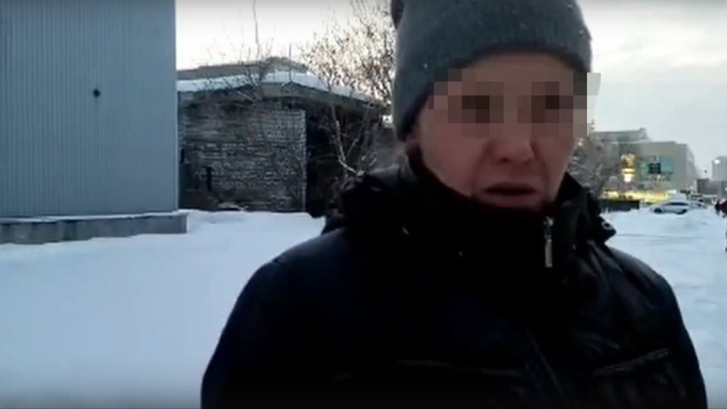 Выгнали на улицу и разлучили с сыном: слабослышащую жительницу Новосибирска затравили родственники. ВИДЕО