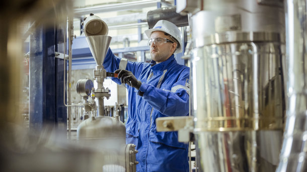 Омские катализаторы позволили увеличить производство бензина в Москве