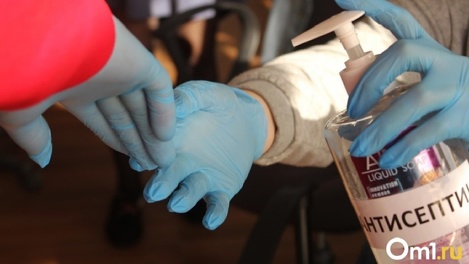 Иммунитет поражает нервы? Об опасной побочке вакцины от COVID-19 рассказали новосибирцам