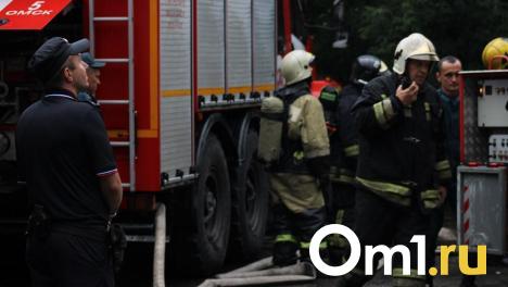 «В квартирах никого не было»: омичи рассказали о пожаре на Маркса