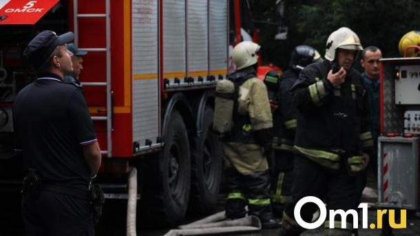 «В квартирах никого не было»: омичи рассказали о пожаре на Маркса