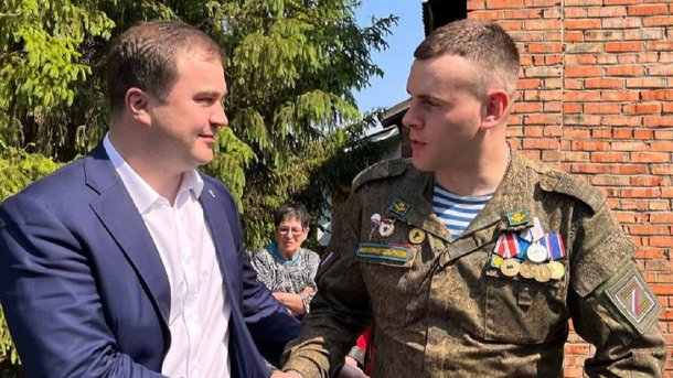 Виталий Хоценко во время поездки в Азовский район встретился с участником СВО