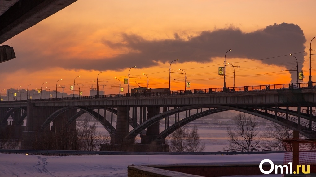 На Октябрьском мосту в Новосибирске полностью заменят перила