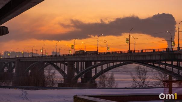 На Октябрьском мосту в Новосибирске полностью заменят перила