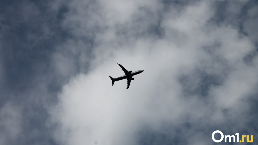 В небе над Омском заметили воздушный командный пункт Ту-214ПУ администрации президента