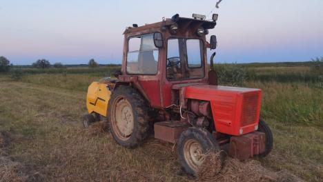 Под Омском тракториста намотало на вал. Он погиб