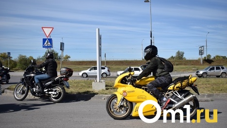 Из-за дефицита авто и роста цен омичи пересели на мотоциклы
