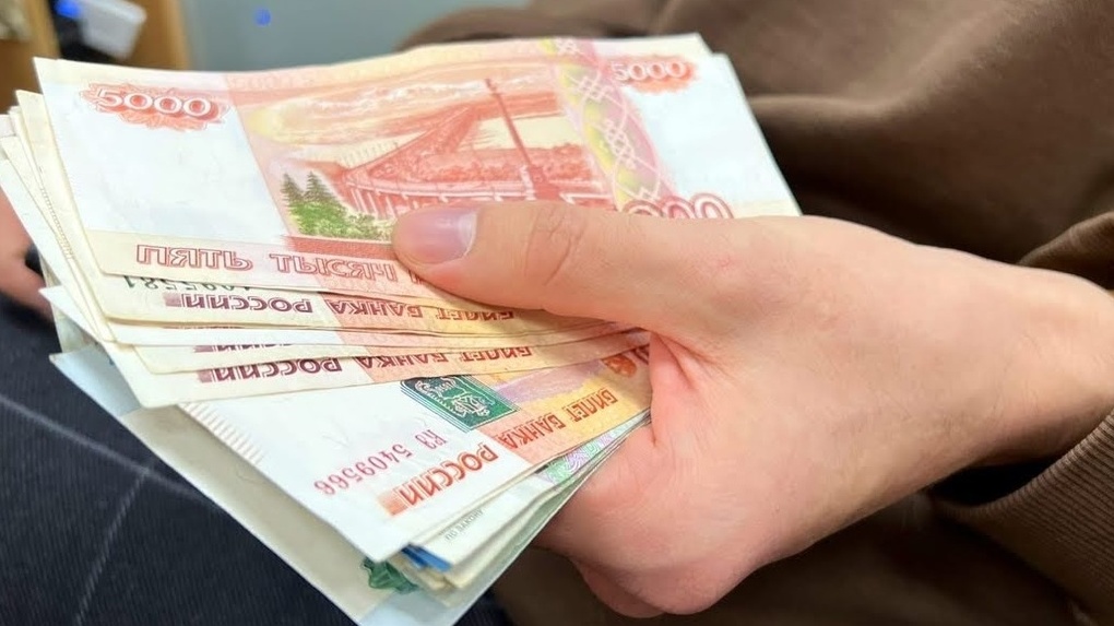 За полтора года омичка украла у начальника 12 миллионов рублей