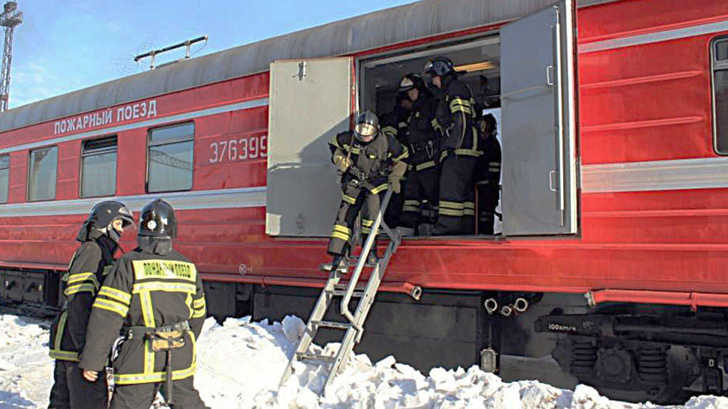 В Омской области в пожарном поезде обнаружили труп мужчины