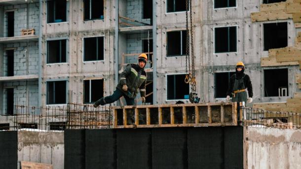 Новосибирские власти взыскали 115 миллионов рублей с застройщиков концессионных школ