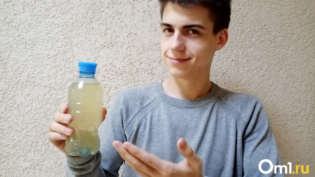 «Течёт жёлтая, вкус отвратительный»: питьевой воды лишились жители города в Новосибирской области