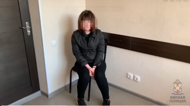 Полицейские нашли омичку, укравшую у нового знакомого деньги и телефон