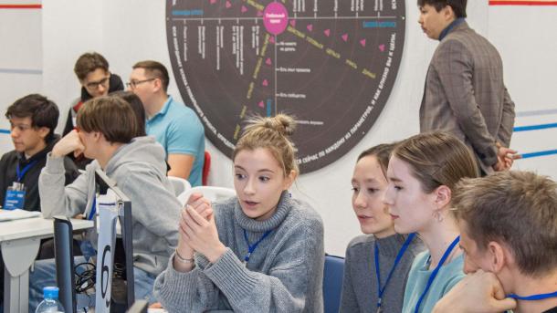 Теория и практика для развития потенциала: в Омске прошёл кейс-чемпионат «PRO нефть» для старшеклассников