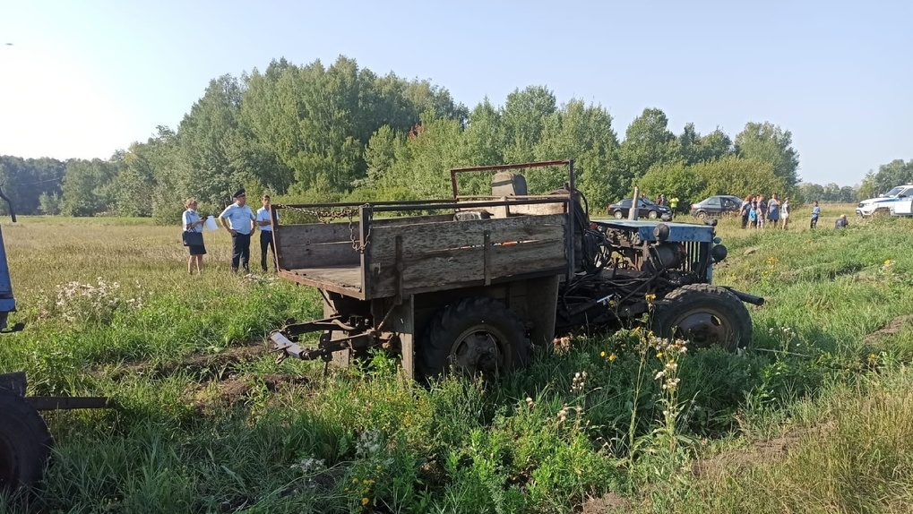 Погиб от своего творения. Мужчину из Омской области нашли под колёсами самодельного транспорта