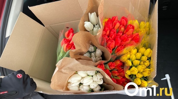 Узнали, на сколько подорожали цветы в Омске перед 8 марта