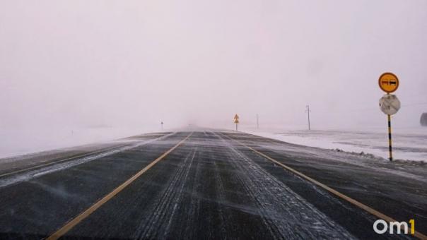 Соцсети: на трассе Омск – Полтавка массовая авария из-за метели