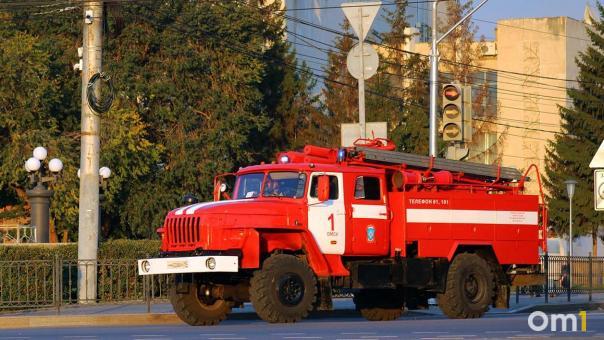 В Старом Кировске Омска горела огромная куча угля