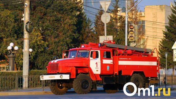 В Старом Кировске Омска горела огромная куча угля