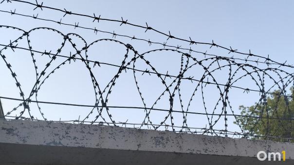 В Омске курьера телефонных мошенников будут судить за хищение у педагога