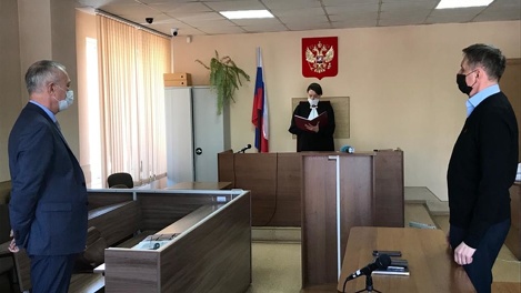 Экс-директора новосибирского планетария приговорили к штрафу, но освободили от его уплаты