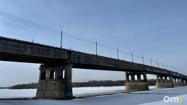На Ленинградском мосту после капремонта заметили повреждения