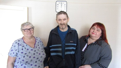 Не мог говорить и не ориентировался в пространстве. Омича после инсульта помог спасти социальный патруль