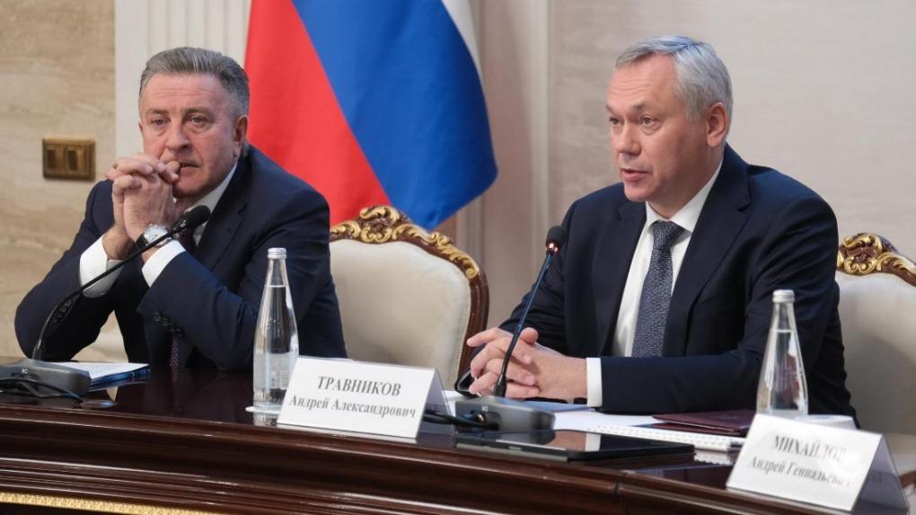 Губернатор Андрей Травников поставил задачу по расширению поддержки волонтёрского движения в муниципальных образованиях области