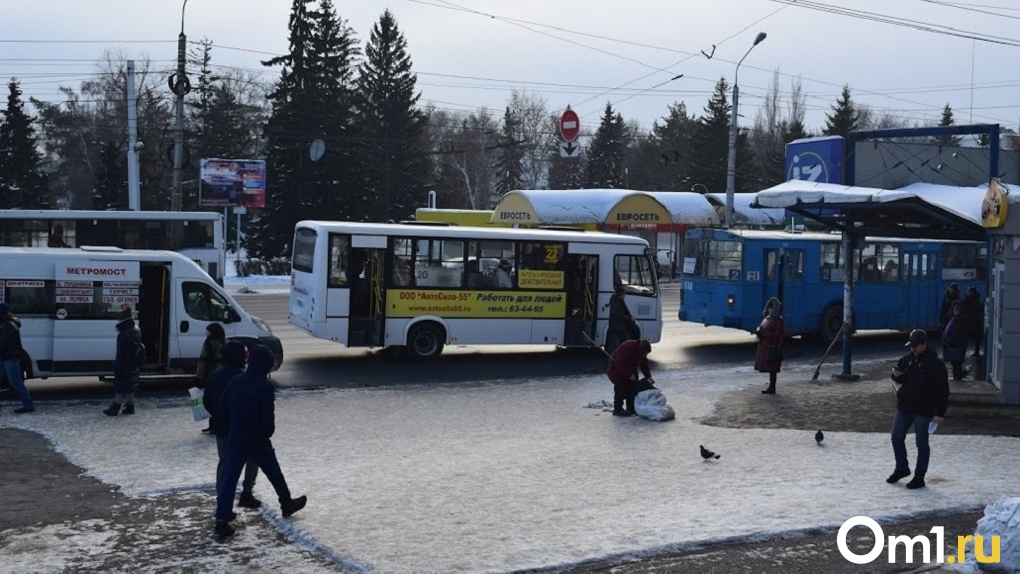 В Омске на маршруты № 359 и № 323 вышли вместительные автобусы