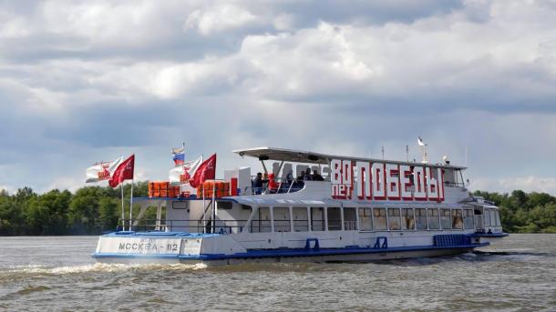 Омичей приглашают на праздничные прогулки по Иртышу на «Теплоходе Победы»