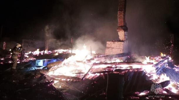 После пожара в омском доме нашли тело мужчины