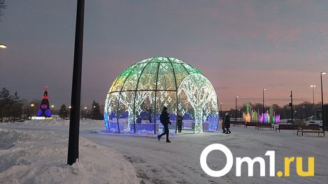 Всё сияет и блестит: парк «Арена» открыли рядом с новым ЛДС в Новосибирске. ФОТО