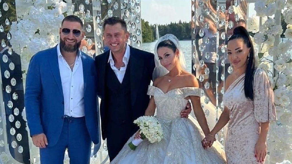 В сети появились кадры со свадьбы новосибирского актёра Павла Прилучного и Зепюр Брутян