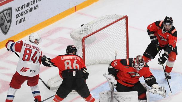 Экс-игрок «Авангарда» признан лучшим хоккеистом сезона-2024/25 по версии ИИХФ