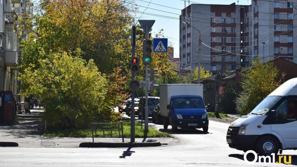 Омичам рассказали, на каких улицах сегодня будут ловить нарушителей