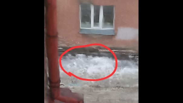 В Новосибирске за падение глыбы снега на девочку в суде ответит инженер УК