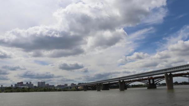 Нехватка рабочих угрожает срокам завершения ремонта Октябрьского моста
