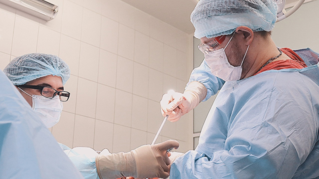 Новосибирские хирурги на шесть сантиметров увеличили рост миниатюрной пациентки