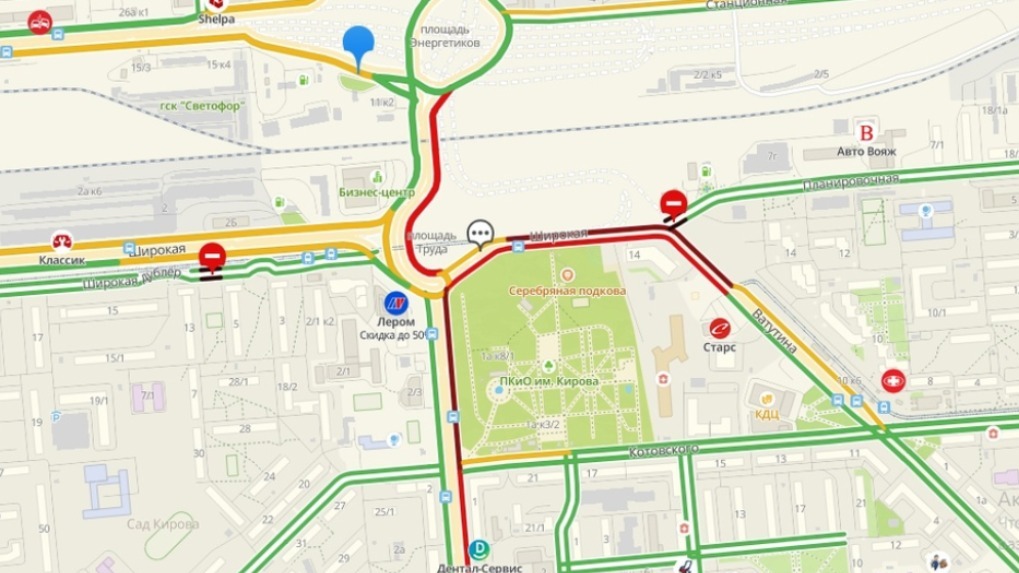 После изменения схемы движения на площади Труда в Новосибирске образовались пробки