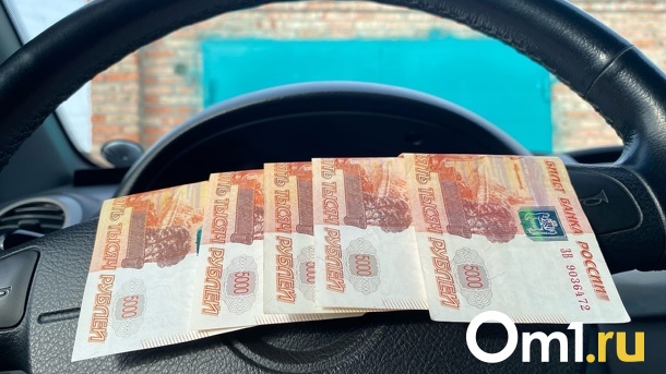 Пристава из Омска будут судить за избавление водителей от штрафов