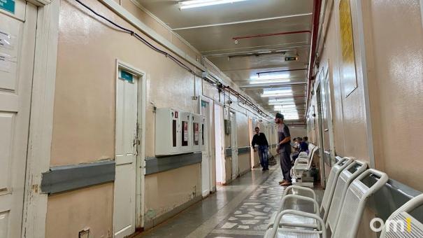 Омским медикам, получающим выплаты, разрешат раз в пять лет менять работу