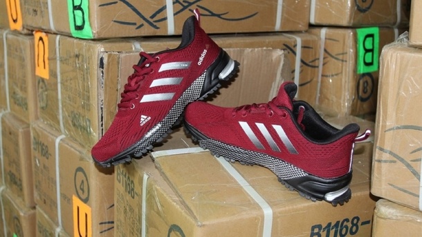 Adidas, Nike и GUCCI: омичи масштабными партиями ввозят подделки известных брендов