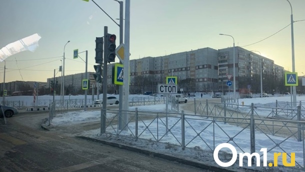 Омских водителей начнут штрафовать за проезд на жёлтый сигнал светофора
